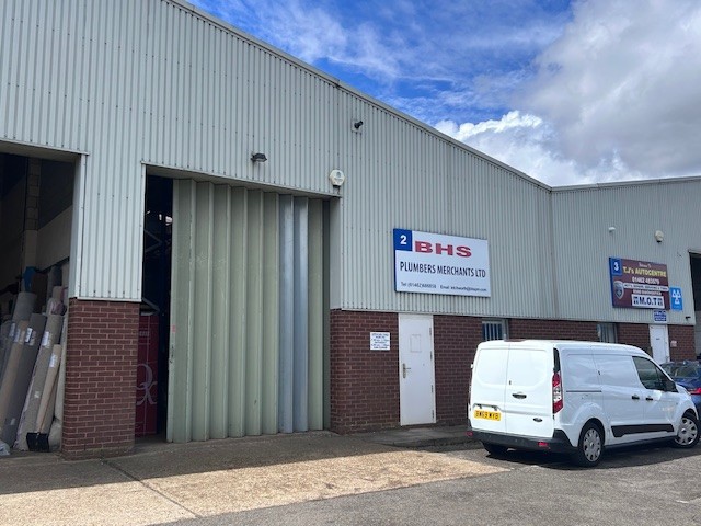 Such Close - Industrial Service Unit, Letchworth Garden City, Hertfordshire SG6 1JF
