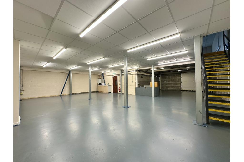 67 Wilbury Way - Warehouse, Hitchin, Hertfordshire SG4 0TY