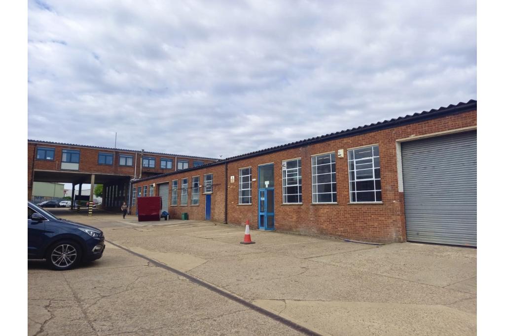 72 Wilbury Way - Warehouse, Hitchin, Hertfordshire SG5 0TP