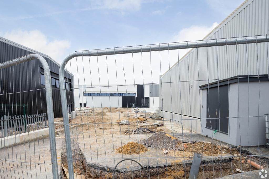 Caxton Hl - Hertford Logistics Hub Unit 16, Industrial Warehouse Space for Lease, Hertford,