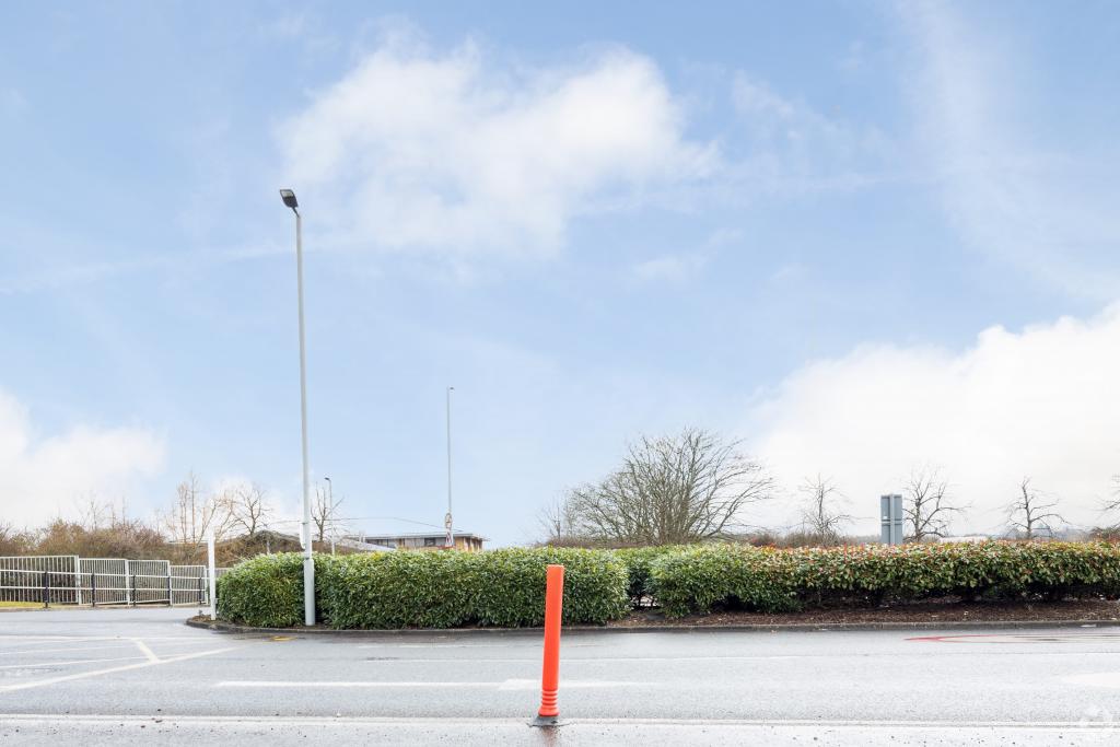 Glaxo SmithKline Research Centre - Office Space for Lease, Stevenage, Hertfordshire SG1 2NY
