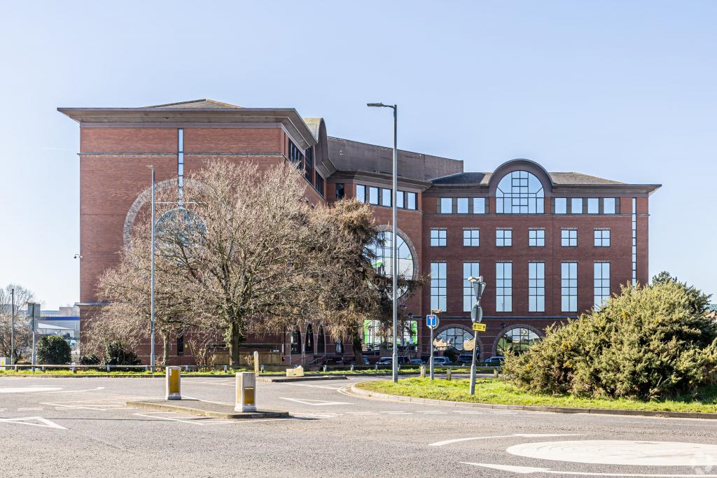 Kings Court - Office Space for Rent, Stevenage, Hertfordshire SG1 2TP