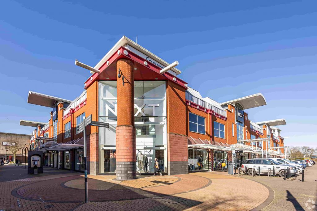 The Forum Centre - Retail Shopping Park Space for Rent, Stevenage, Hertfordshire SG1 1ES