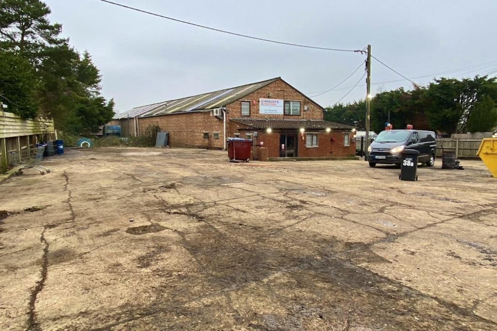 Hillcrest - Light Industrial Warehouse Space for Rent, Hitchin, Hertfordshire SG4 7JY