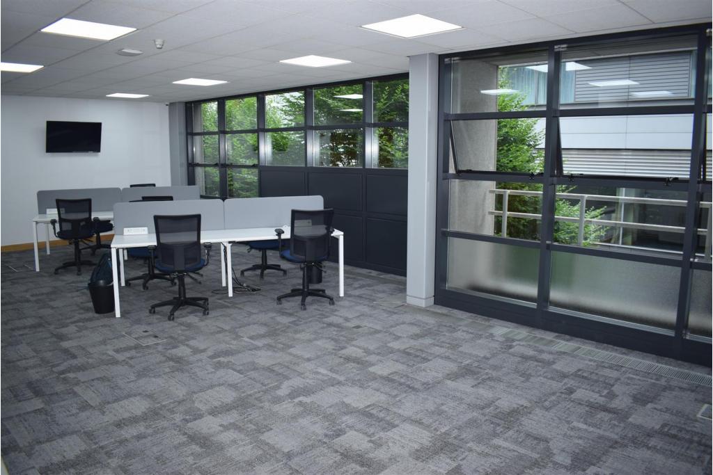 Beaufort Court - Office Unit for Rent, Canary Wharf, London E14 9XL