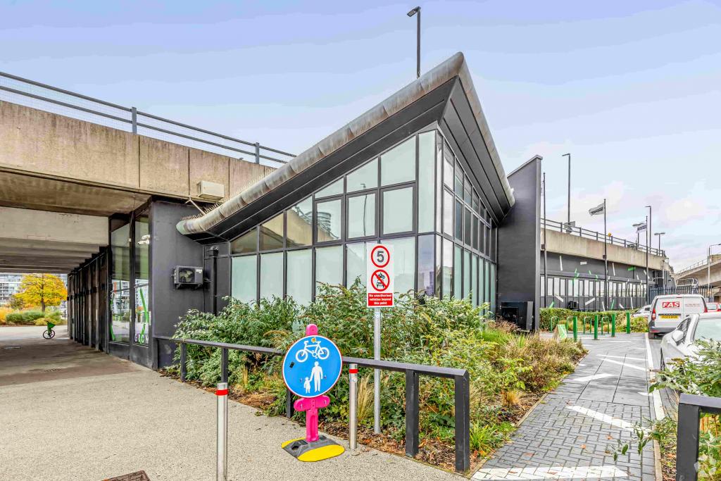 1 Dock Rd - Expressway Office Space for Rent, London E16 1AH