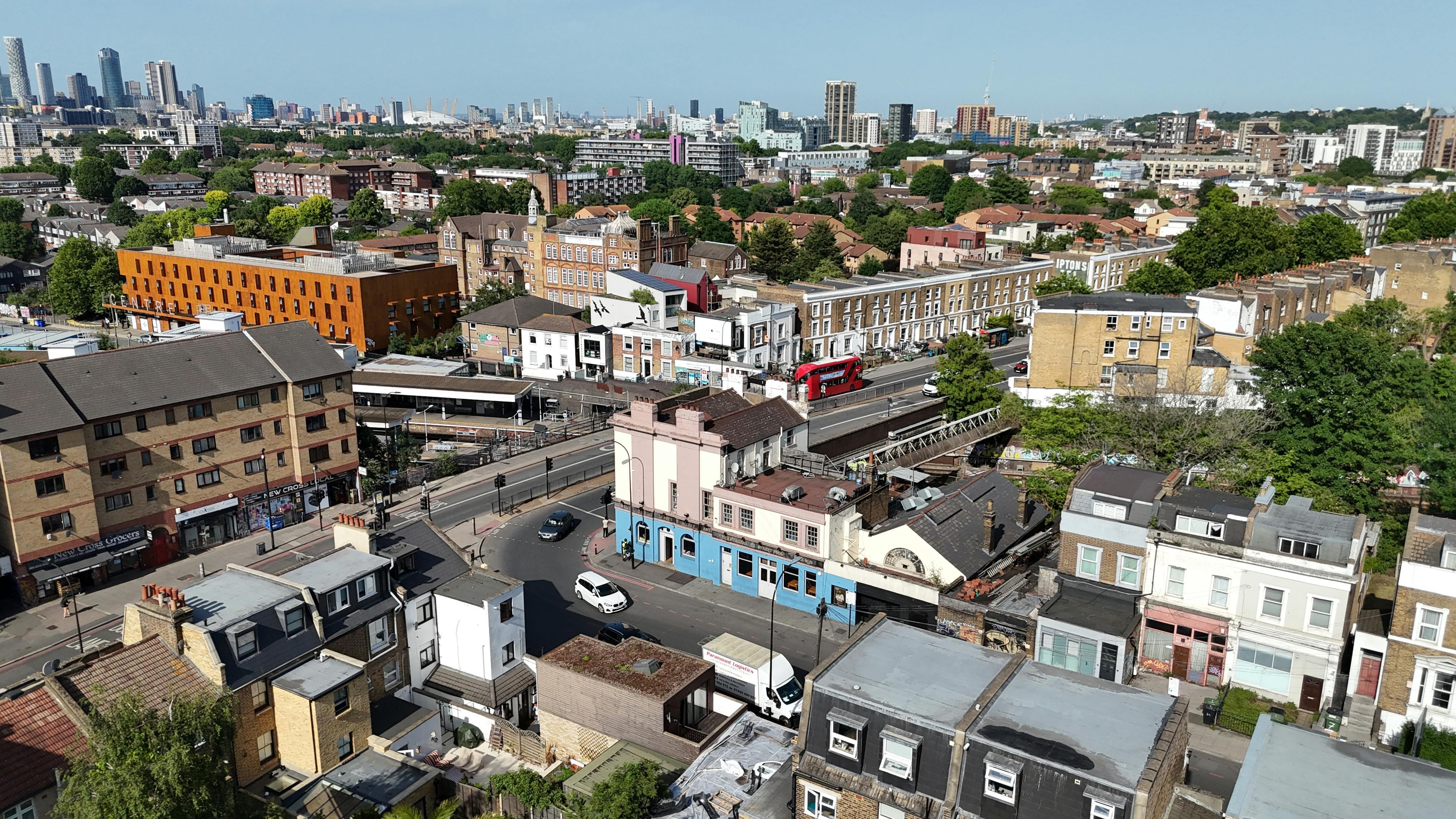 388 New Cross Rd - Amersham Arms Bar and Nightclub Space for Rent, London SE14 6TY
