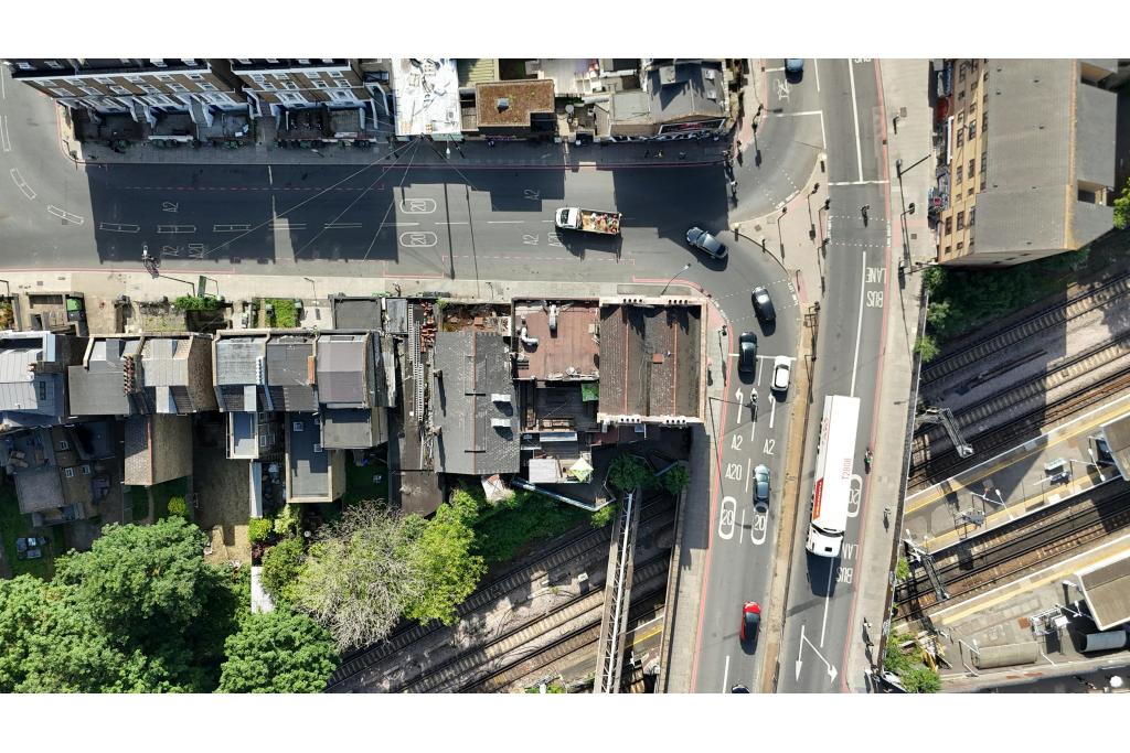 388 New Cross Rd - Amersham Arms Bar and Nightclub Space for Rent, London SE14 6TY