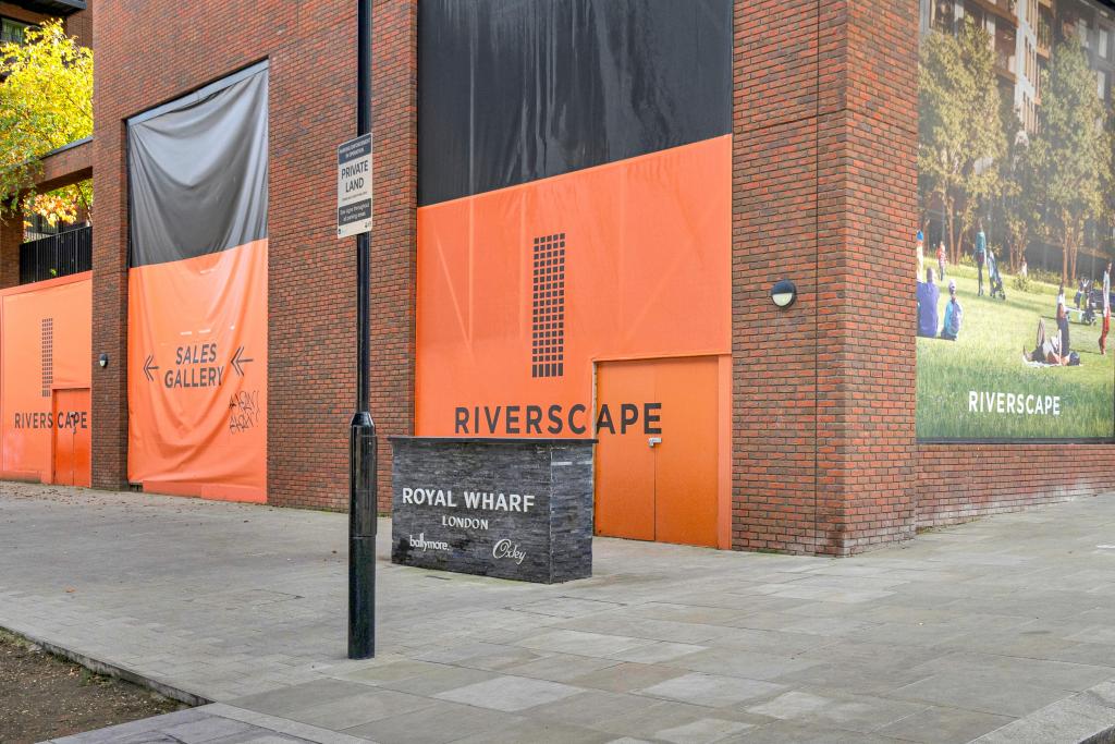 North Woolwich Road - Shopfront Retail Unit, London E16 2UA