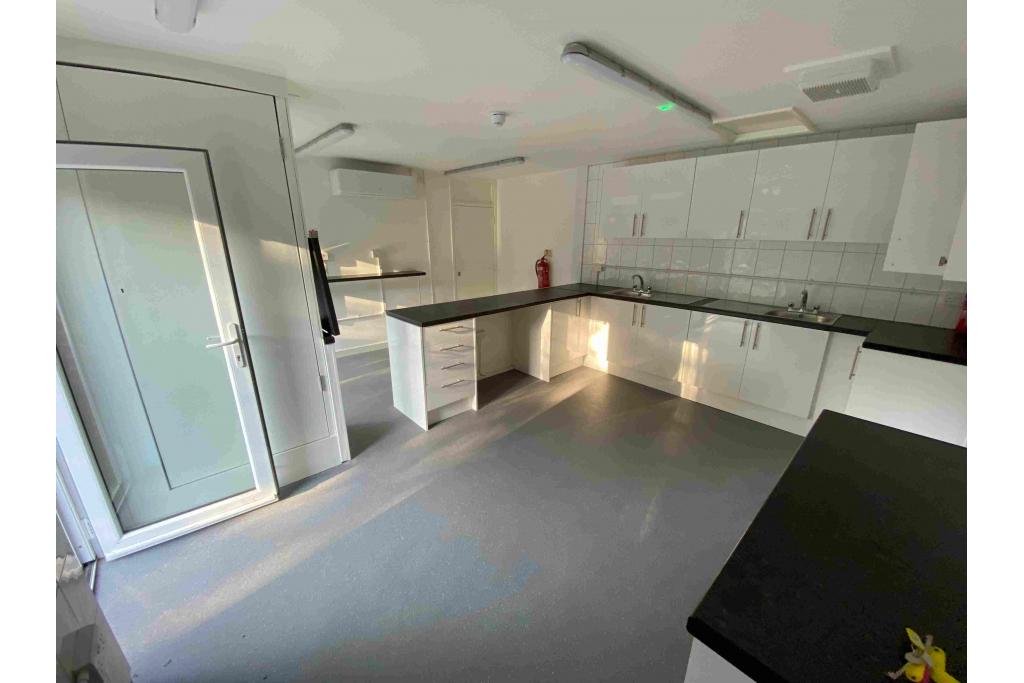 St John's Park Kiosk - Retail Kiosk Space for Rent, London E14 3LN