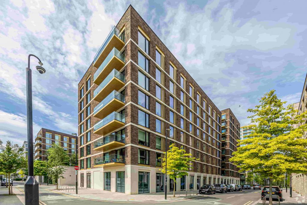 John Cabot House - Retail Space for Rent, London E16 2YW
