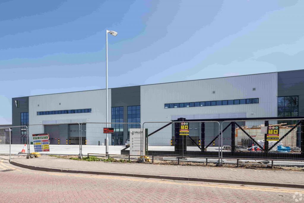 North Crescent - Valor Park 5A Canning Town - Industrial Warehouse Space for Rent, London