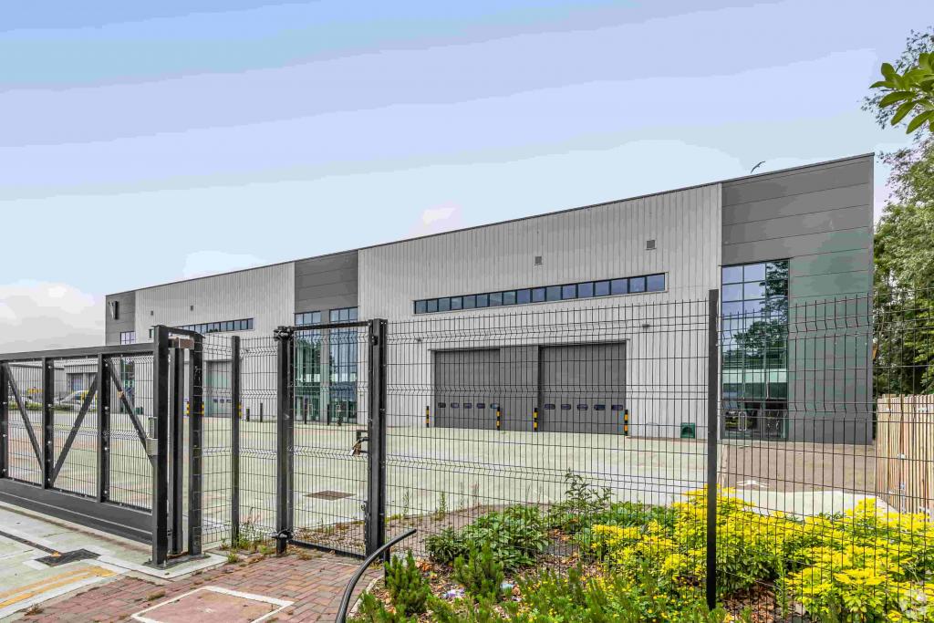 North Crescent - Valor Park 5A Canning Town - Industrial Warehouse Space for Rent, London