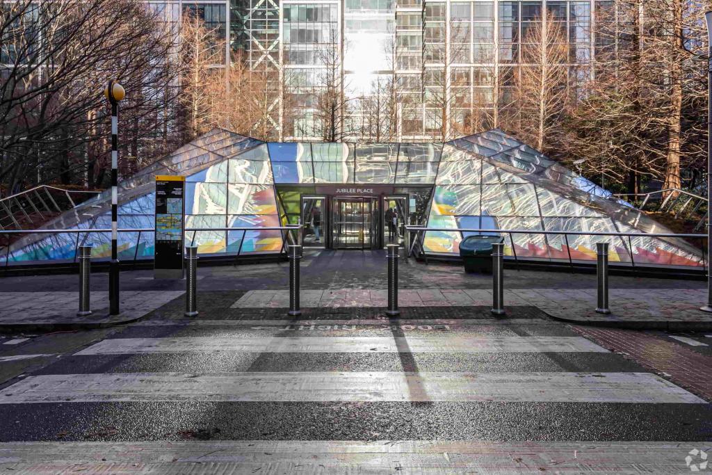 Jubilee Place Mall - Retail Space, Canary Wharf, London E14 5NY