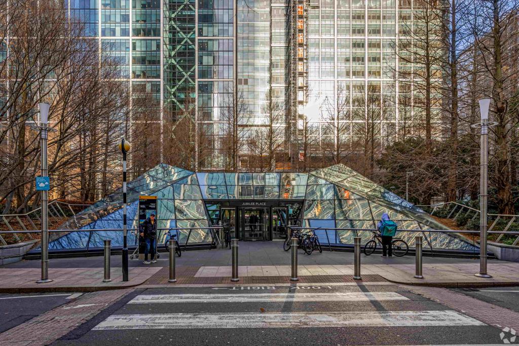Jubilee Place Mall - Retail Space, Canary Wharf, London E14 5NY