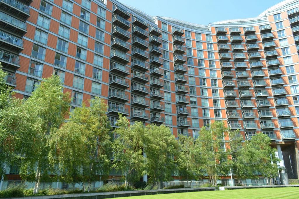 1 Fairmont Avenue - Retail Unit for Rent, Providence Tower, Canary Wharf, London E14 9PB