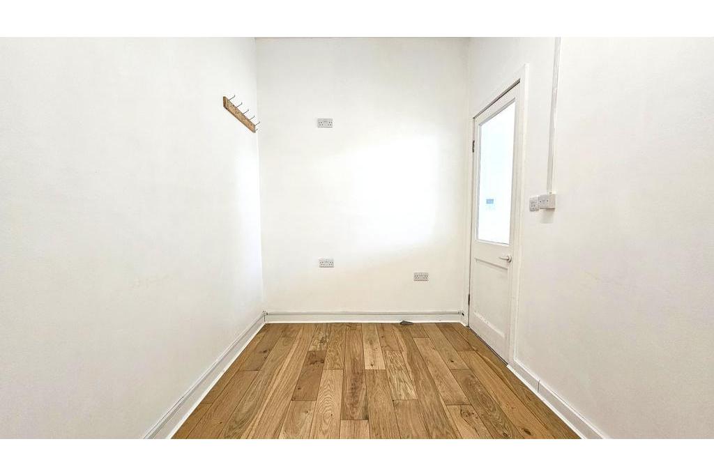 41-75 Consort Rd - Shopfront Retail Unit, Peckham Rye, London SE15 3SS