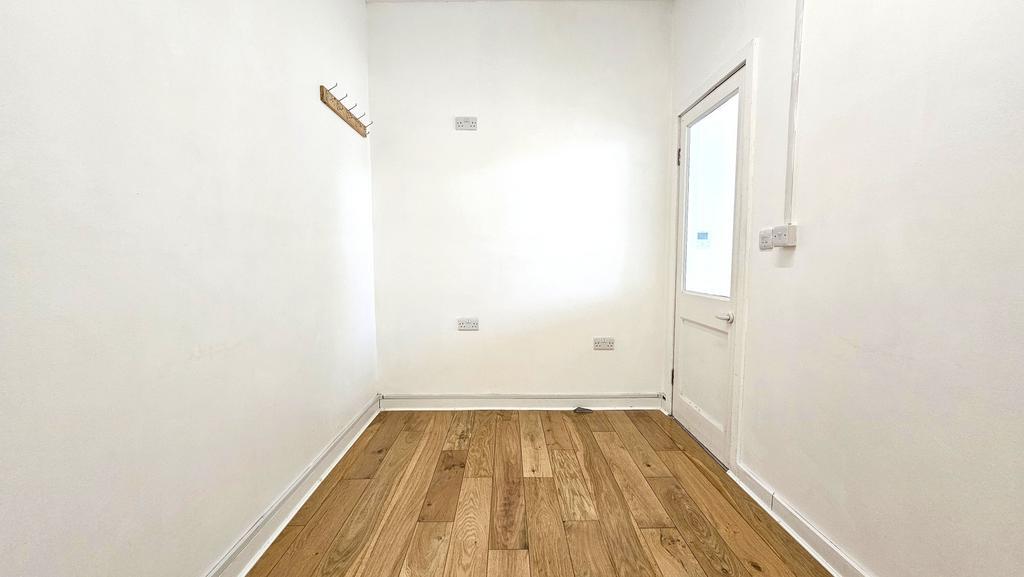41-75 Consort Rd - Shopfront Retail Unit, Peckham Rye, London SE15 3SS