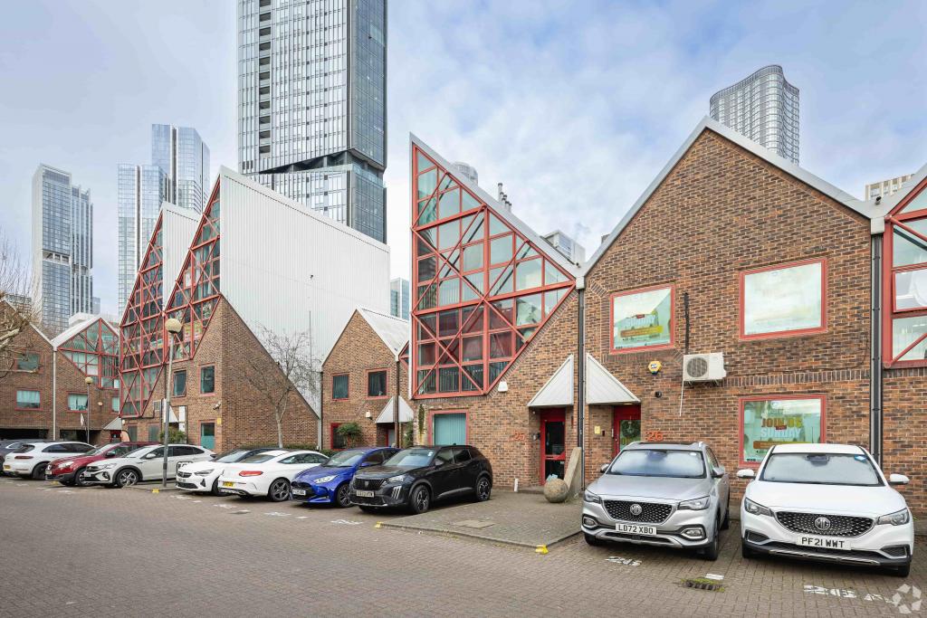 Limeharbour - Unit 5-27 Skyline Business Park Office Space for Rent, Canary Wharf, London