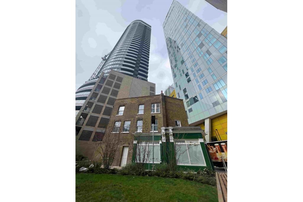 74 Manilla St - North Pole Bar and Nightclub Space for Rent, Canary Wharf, London