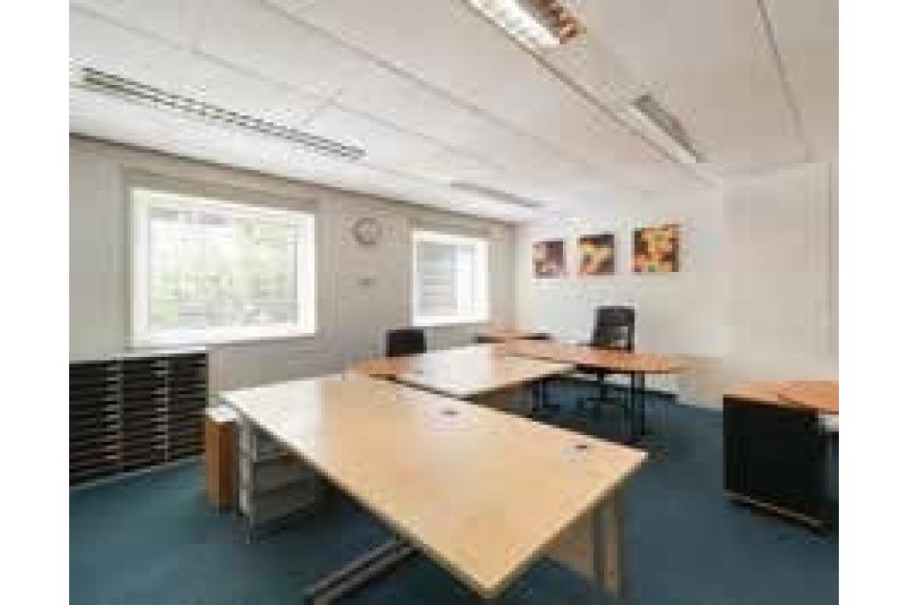 221 Marsh Wall - Moorfoot House Office Space for Rent, Canary Wharf, London E14 9FH