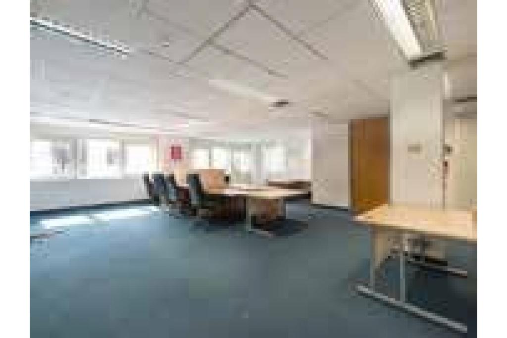 221 Marsh Wall - Moorfoot House Office Space for Rent, Canary Wharf, London E14 9FH