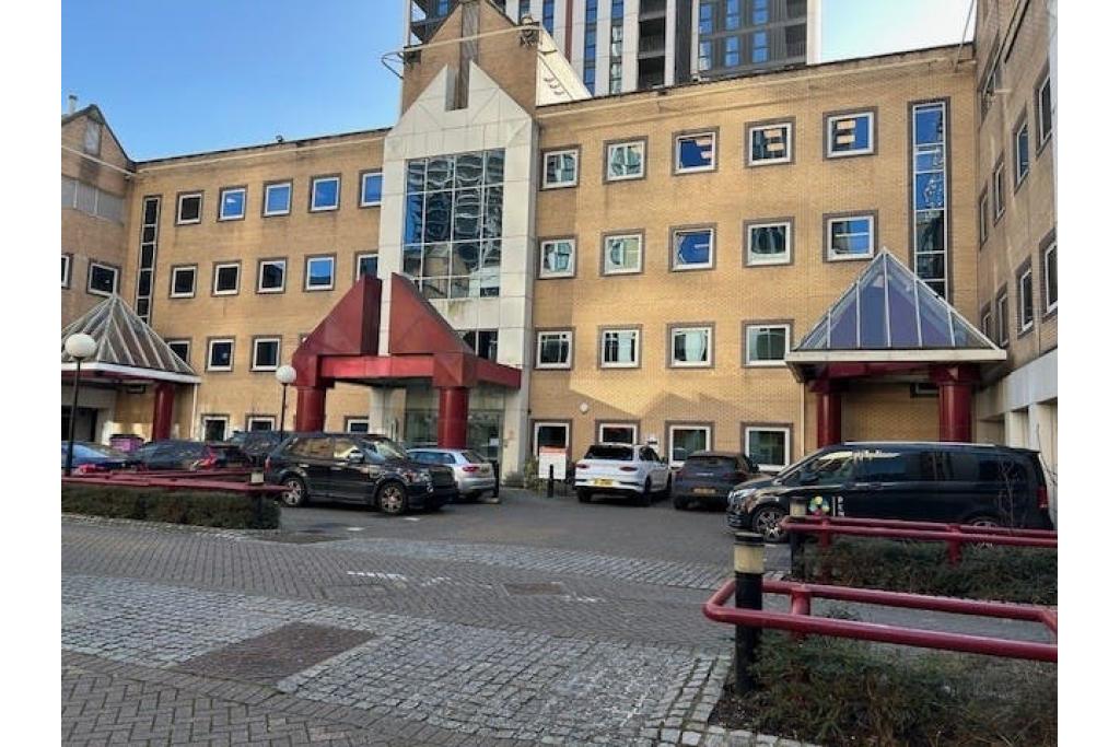 221 Marsh Wall - Moorfoot House Office Space for Rent, Canary Wharf, London E14 9FH