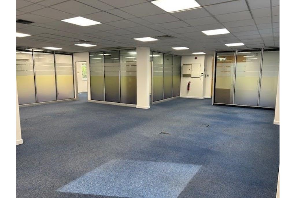 221 Marsh Wall - Moorfoot House Office Space for Rent, Canary Wharf, London E14 9FH