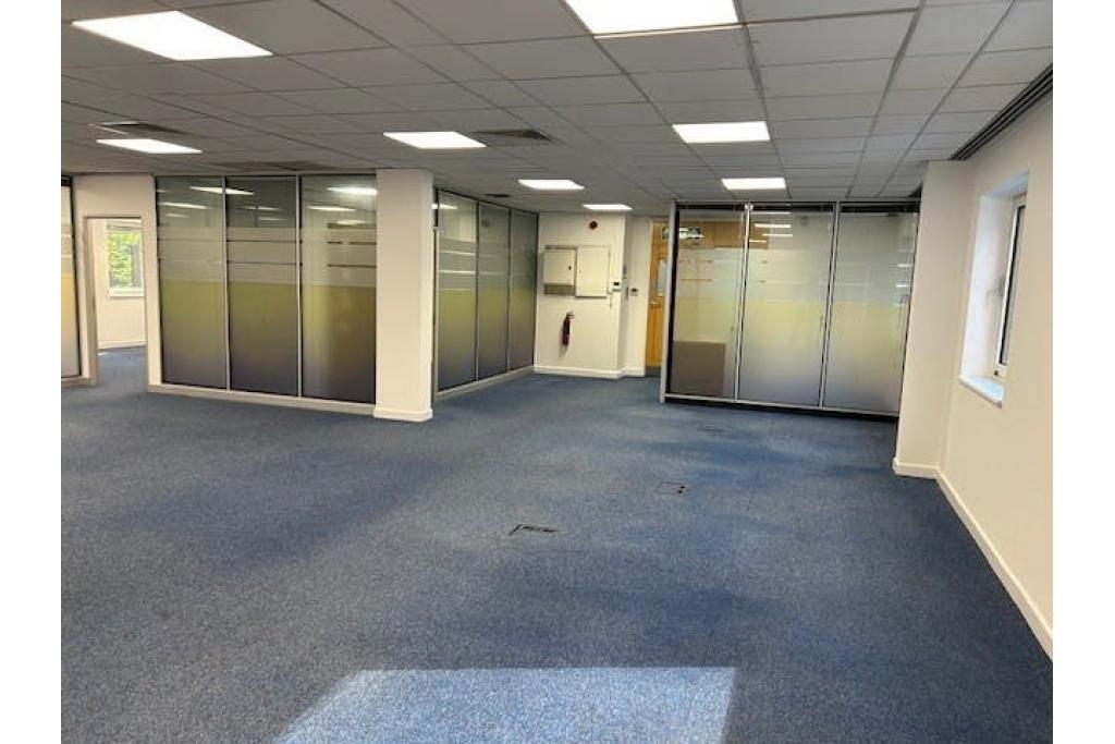 221 Marsh Wall - Moorfoot House Office Space for Rent, Canary Wharf, London E14 9FH