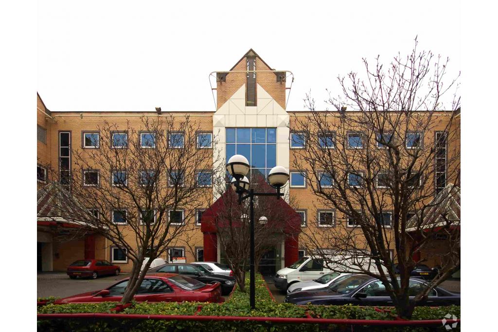 221 Marsh Wall - Moorfoot House Office Space for Rent, Canary Wharf, London E14 9FH