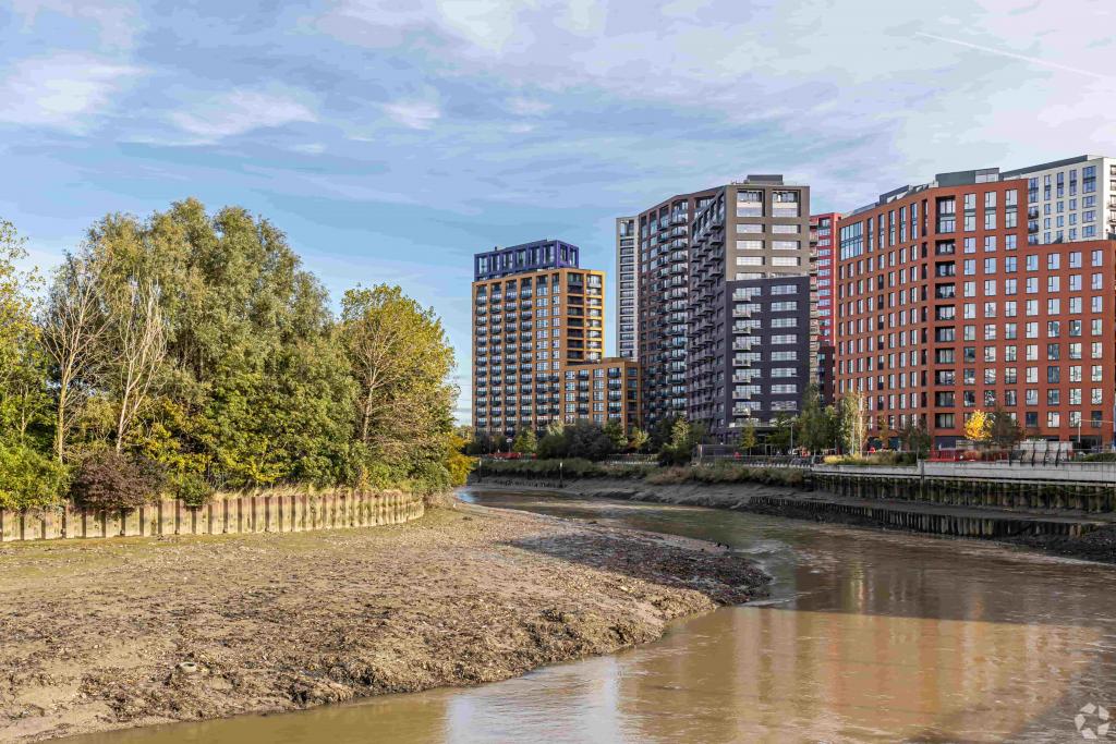 Orchard Place - Restaurant Unit for Rent, London City Island, London E16 1DF
