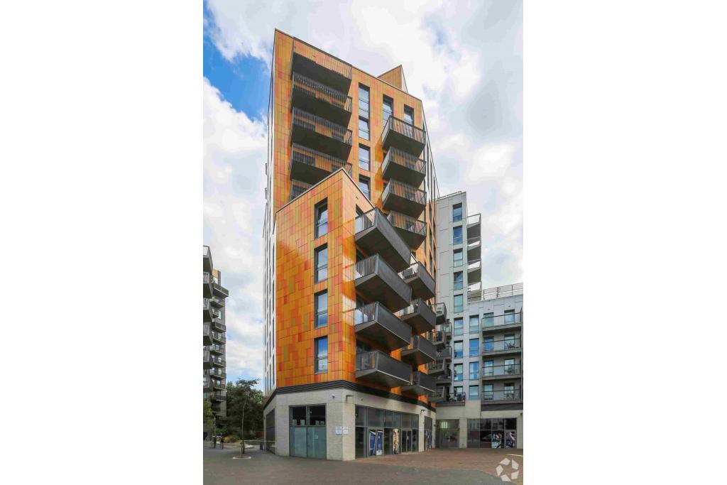 25-26 Rathbone Street - Retail and Office Space for Rent, Aurelia, Canning Town, London