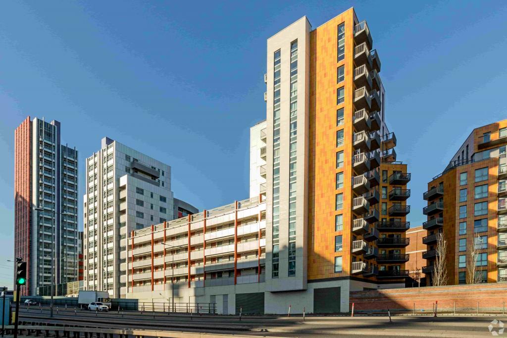 25-26 Rathbone Street - Retail and Office Space for Rent, Aurelia, Canning Town, London