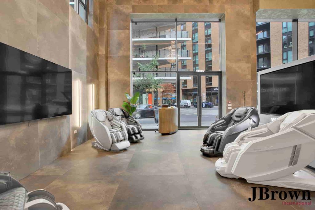 8 Royal Crest Avenue - Retail Unit for Rent, Royal Crest, London E16 2TQ