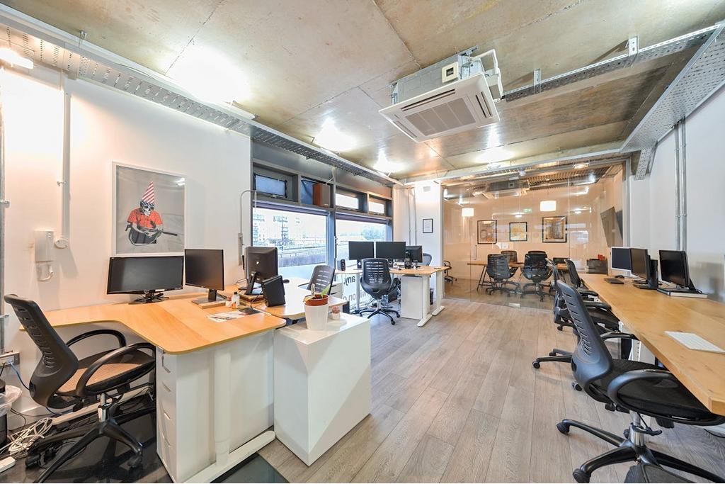 14 High St - Office Space for Rent, Stratford, London E15 2PP