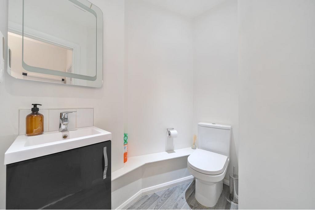 14 High St - Office Space for Rent, Stratford, London E15 2PP