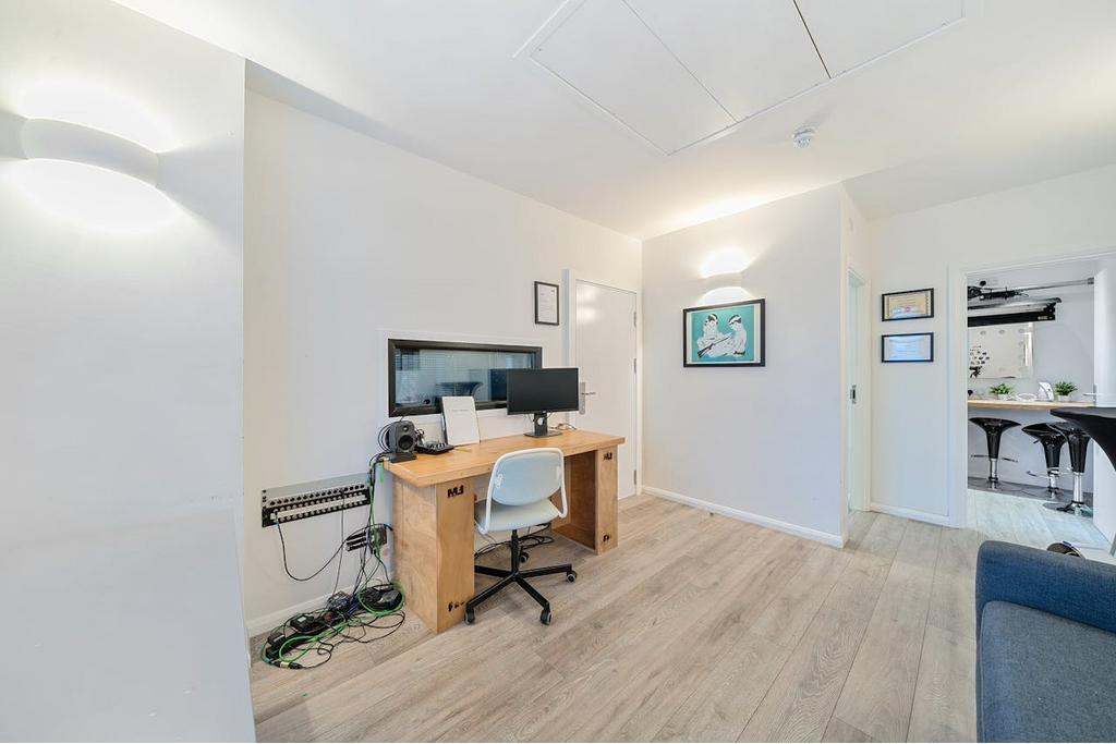 14 High St - Office Space for Rent, Stratford, London E15 2PP