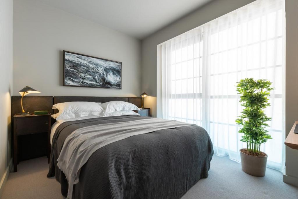 Modern Riverside Living at Canada Water – The Founding