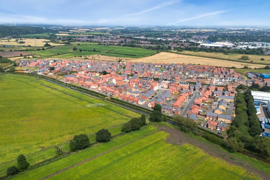 Dunstall Park, Tamworth – Spacious Family Homes in a Thriving Market Town