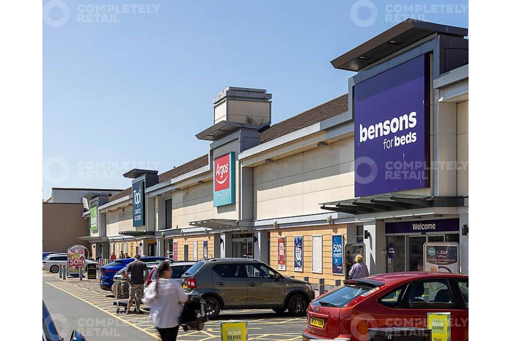Elgar Retail Park – Worcester, WR3 8HP