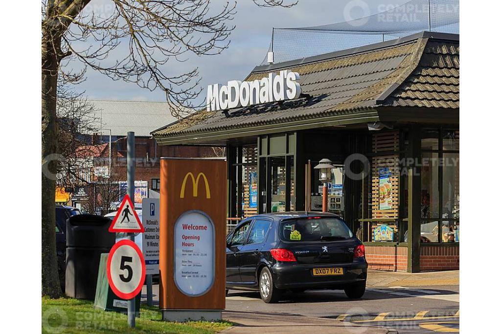 Lombardy Shopping Park, Hayes – Suburban Retail Powerhouse