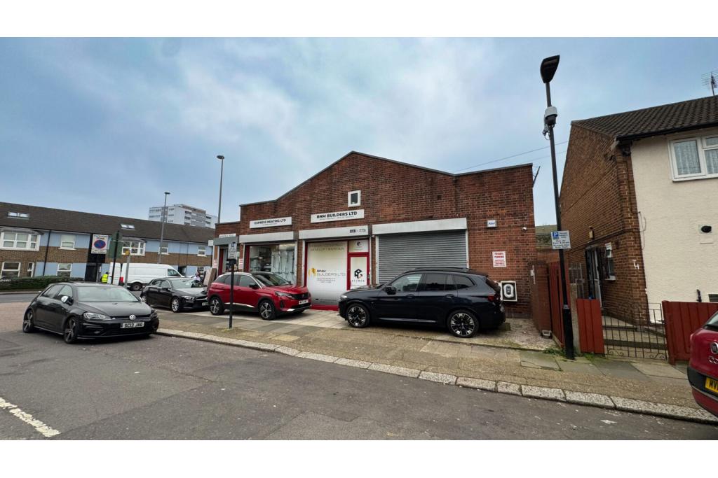 207-215 Leytonstone Rd - Retail Unit to Let, Stratford, London E15 1LN