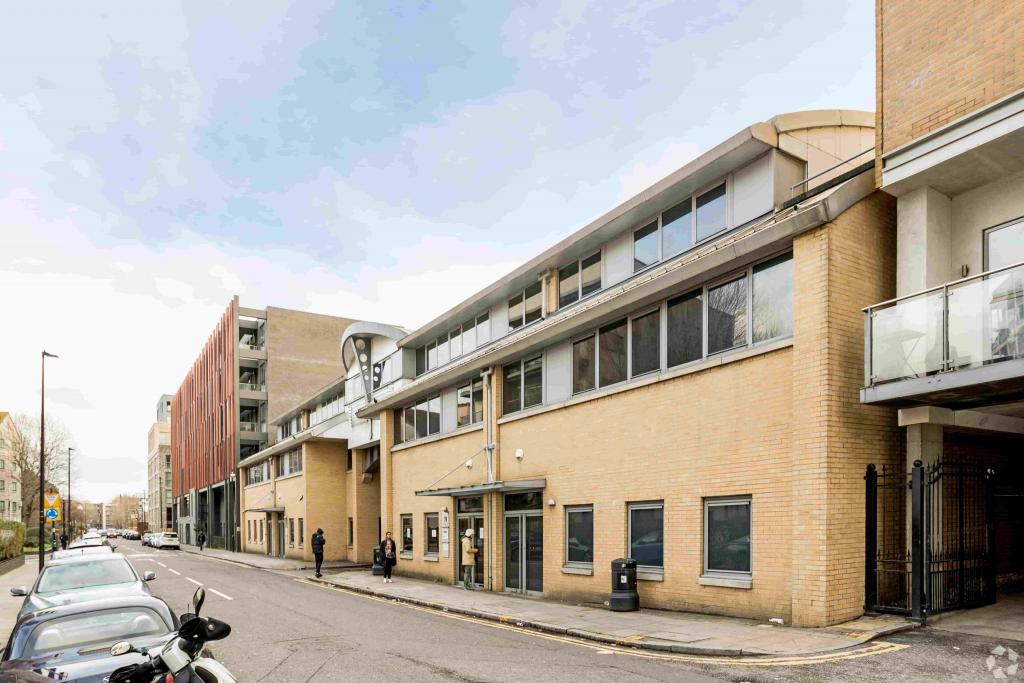 14 Thomas Rd - Quebec Wharf Office, Eastern Fringe, London E14 7AF