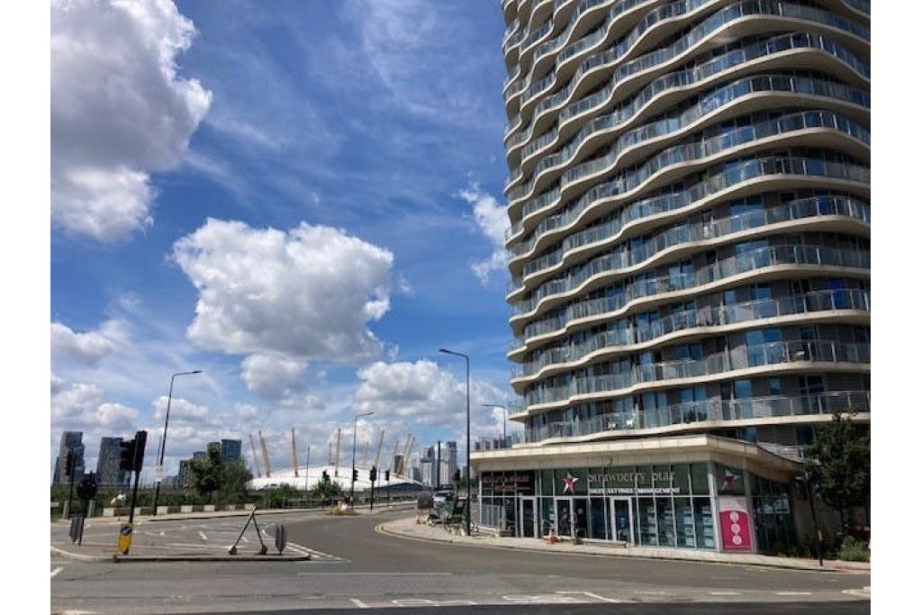 5 Tidal Basin Rd - The Hoola Building Office Space, Eastern Fringe, London E16 1UX