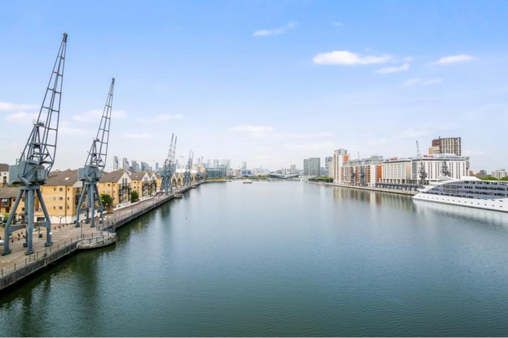 5 Tidal Basin Rd - The Hoola Building Office Space, Eastern Fringe, London E16 1UX