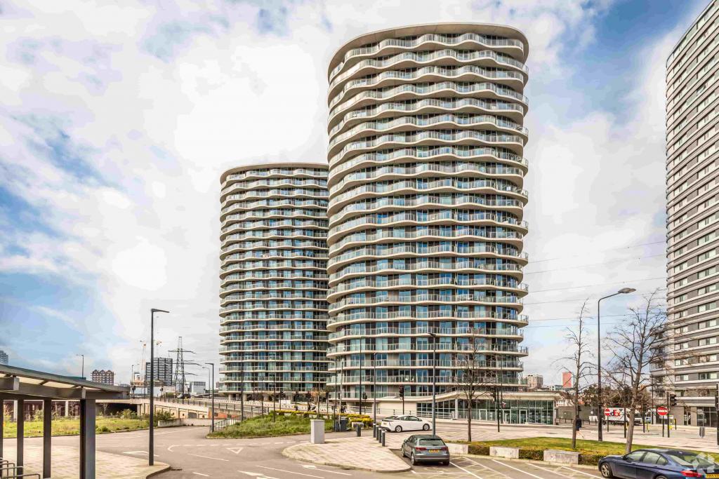 5 Tidal Basin Rd - The Hoola Building Office Space, Eastern Fringe, London E16 1UX