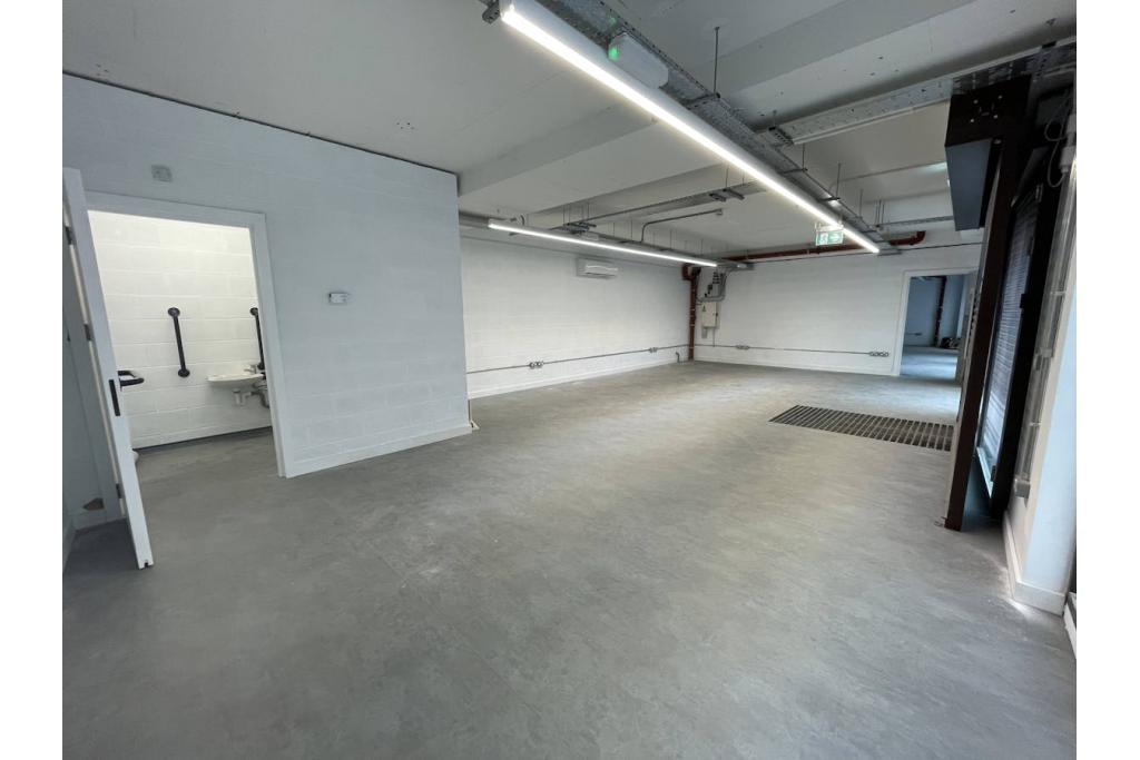 12-15 Upper Dock Walk - Royal Albert Wharf - Retail Shopfront Unit, London E16 2JT