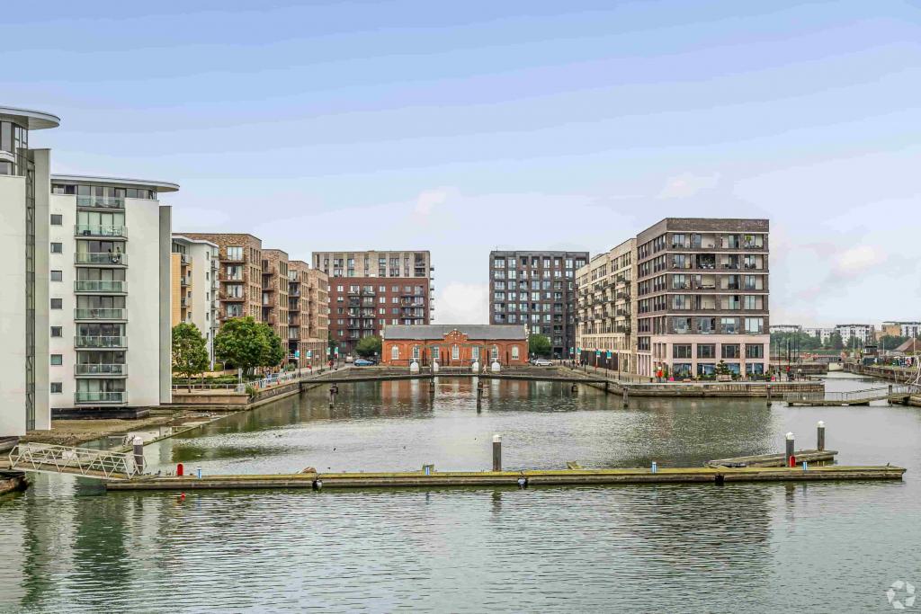 12-15 Upper Dock Walk - Royal Albert Wharf - Retail Shopfront Unit, London E16 2JT