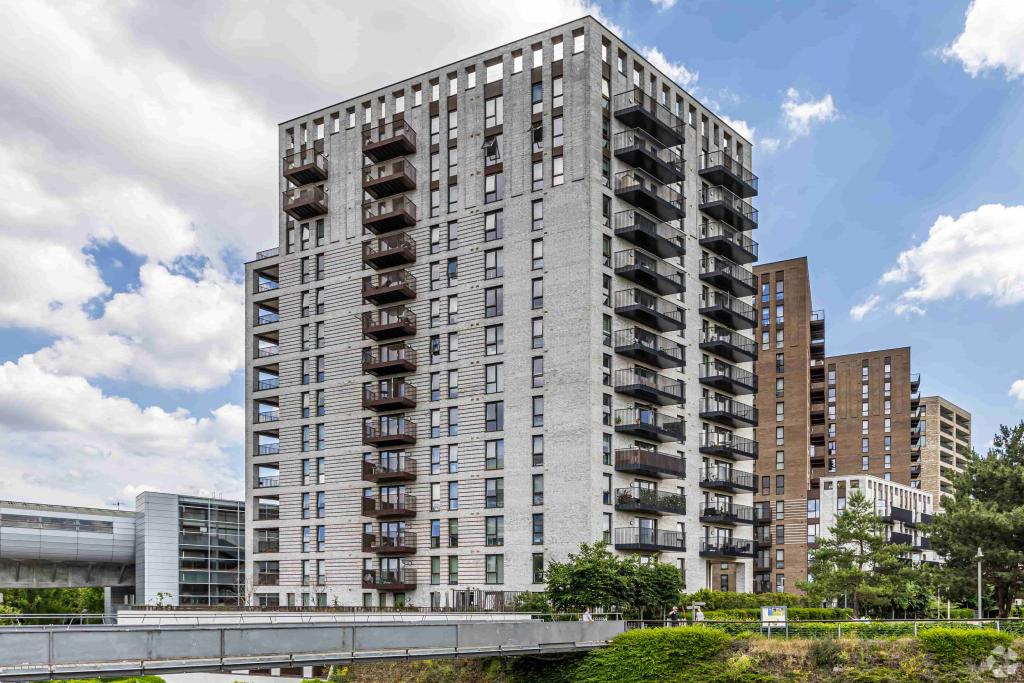 N Woolwich Rd - Retail Space for Rent at Pontoon Dock, London E16 2HP