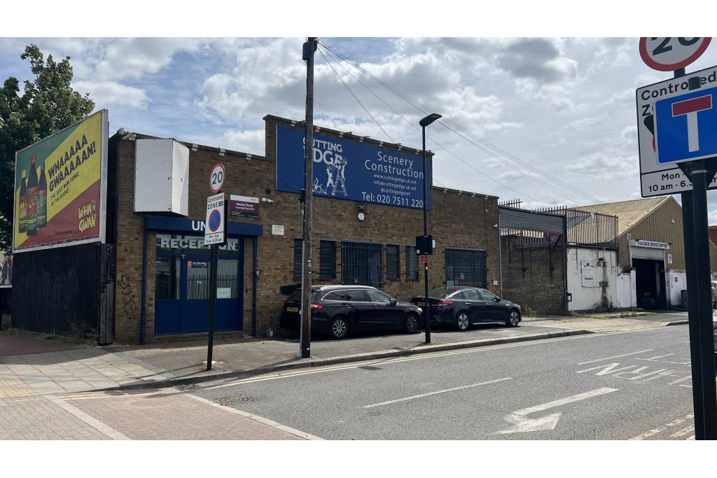 1 Beeby Rd - Industrial Warehouse Space for Rent, Newham, London E16 1QJ